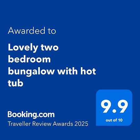 יאוביל Lovely Two Bedroom Bungalow With Hot Tub מראה חיצוני תמונה